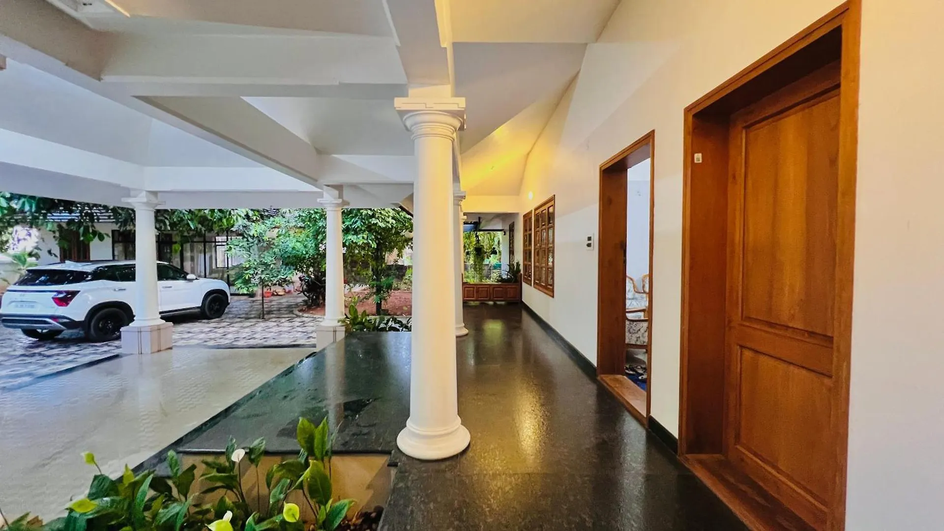 Waterfront By Palmyra Apartment Kollam Homestay