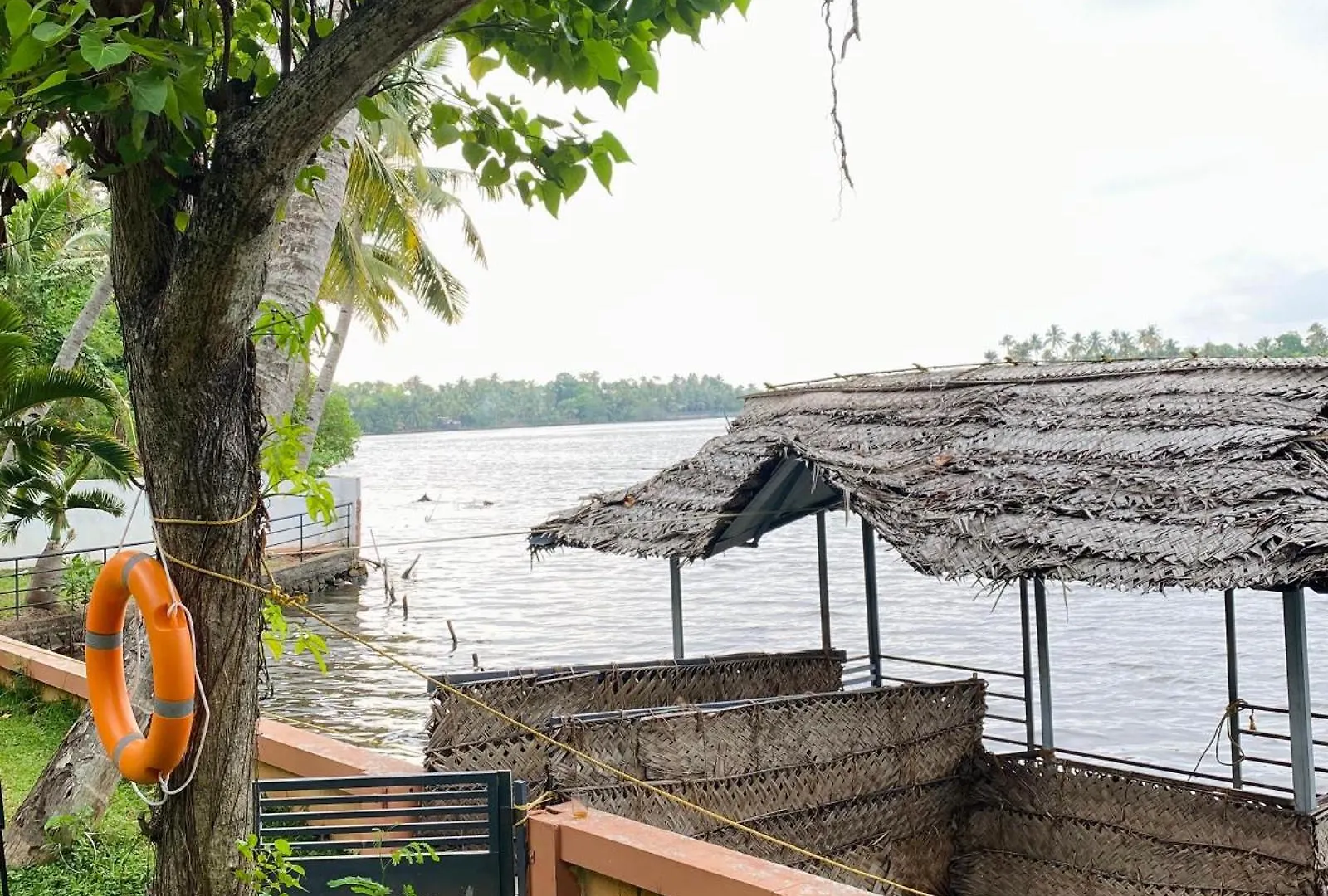 Homestay Waterfront By Palmyra Apartment Kollam